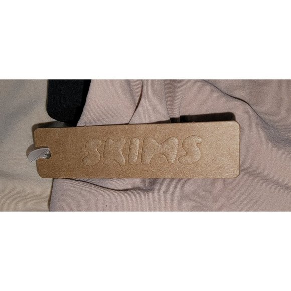 Lot of 20 SKIMS Kim Kardashian Womens Bras New w/ Tags! - Picture 2 of 4